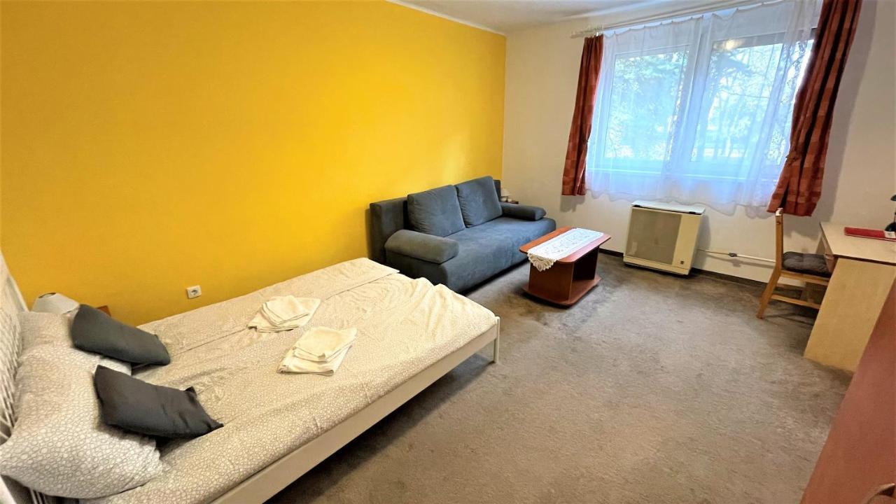 Evi Apartman เอ็กเกอร์ ภายนอก รูปภาพ